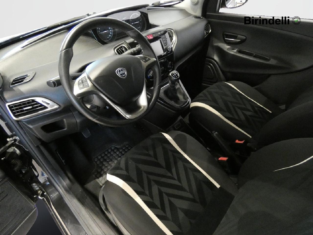 LANCIA Ypsilon 3ª serie - Ypsilon 1.2 69 CV 5 porte Gold
