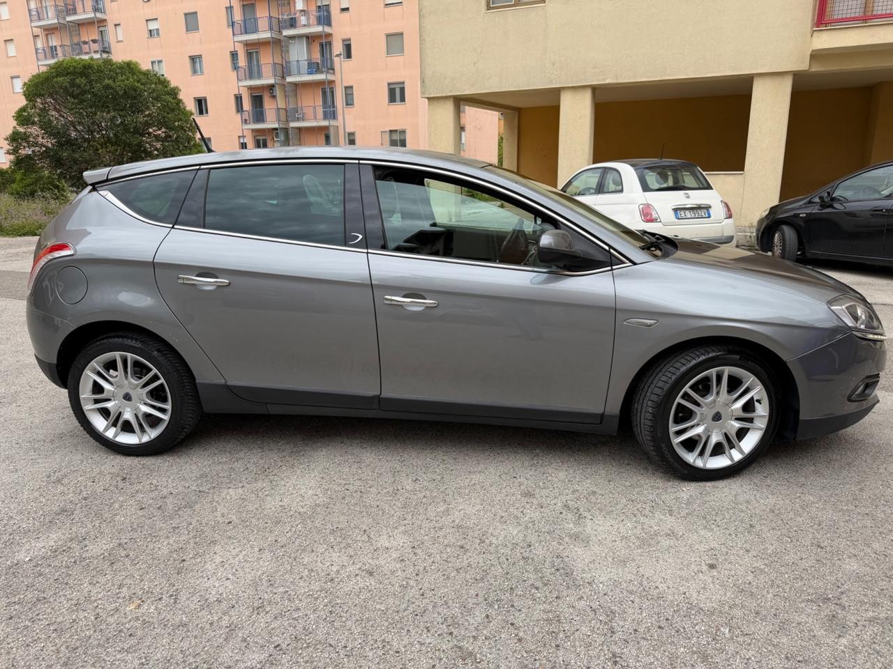 Lancia Delta 1.6 MJT DPF Platino