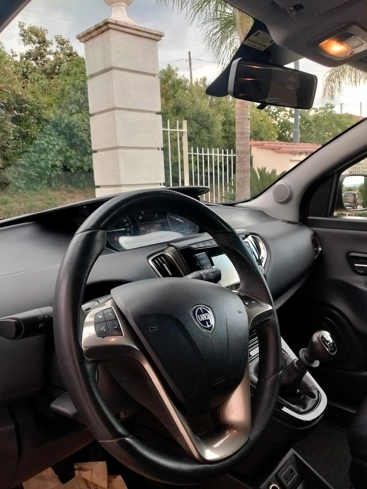 Lancia Ypsilon 1.2 69 CV 5 porte GPL Ecochic Platinum