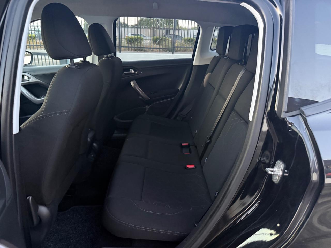 Peugeot 2008 BlueHDi 100 Black Matt