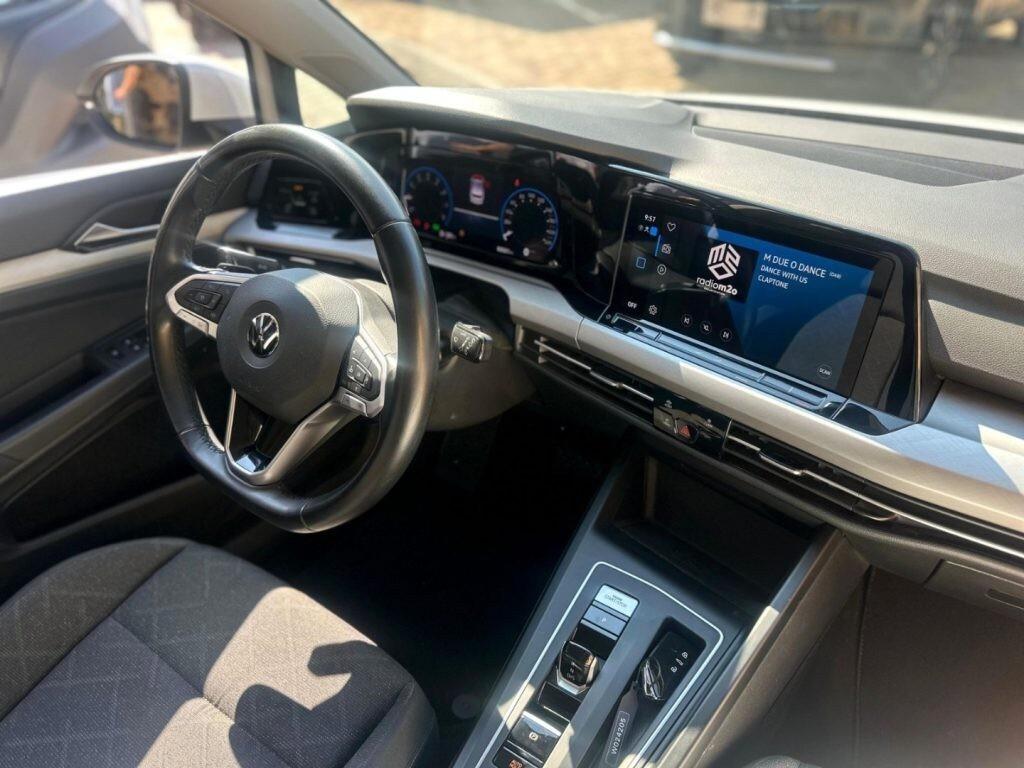 VOLKSWAGEN Golf 1.0 eTSI EVO DSG Life