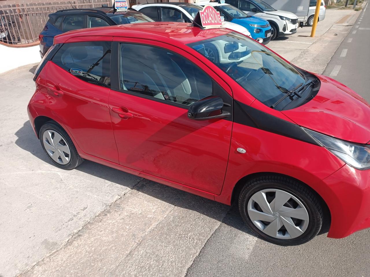 Toyota Aygo 1.0 VVT-i 69 CV 5 porte x-cool