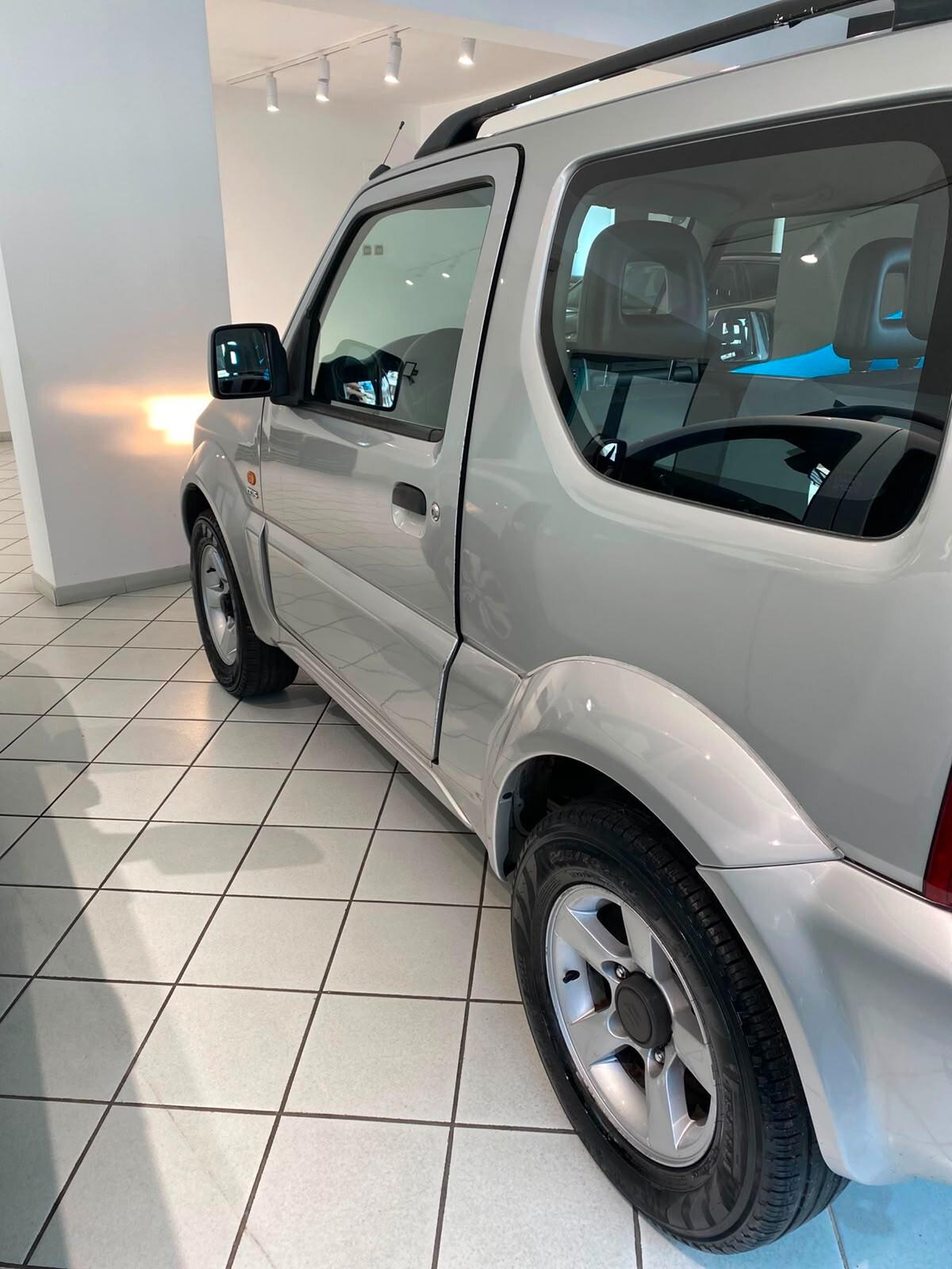 Suzuki Jimny 1.5 DDiS cat 4WD JLX
