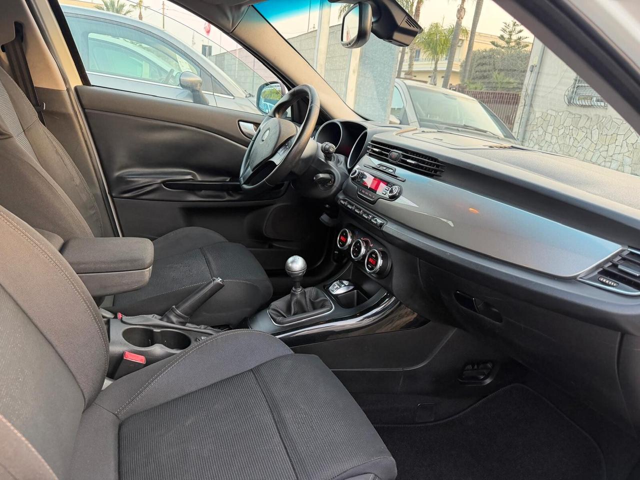 Alfa Romeo Giulietta 1.6 JTDm-2 105 CV Distinctive-2010