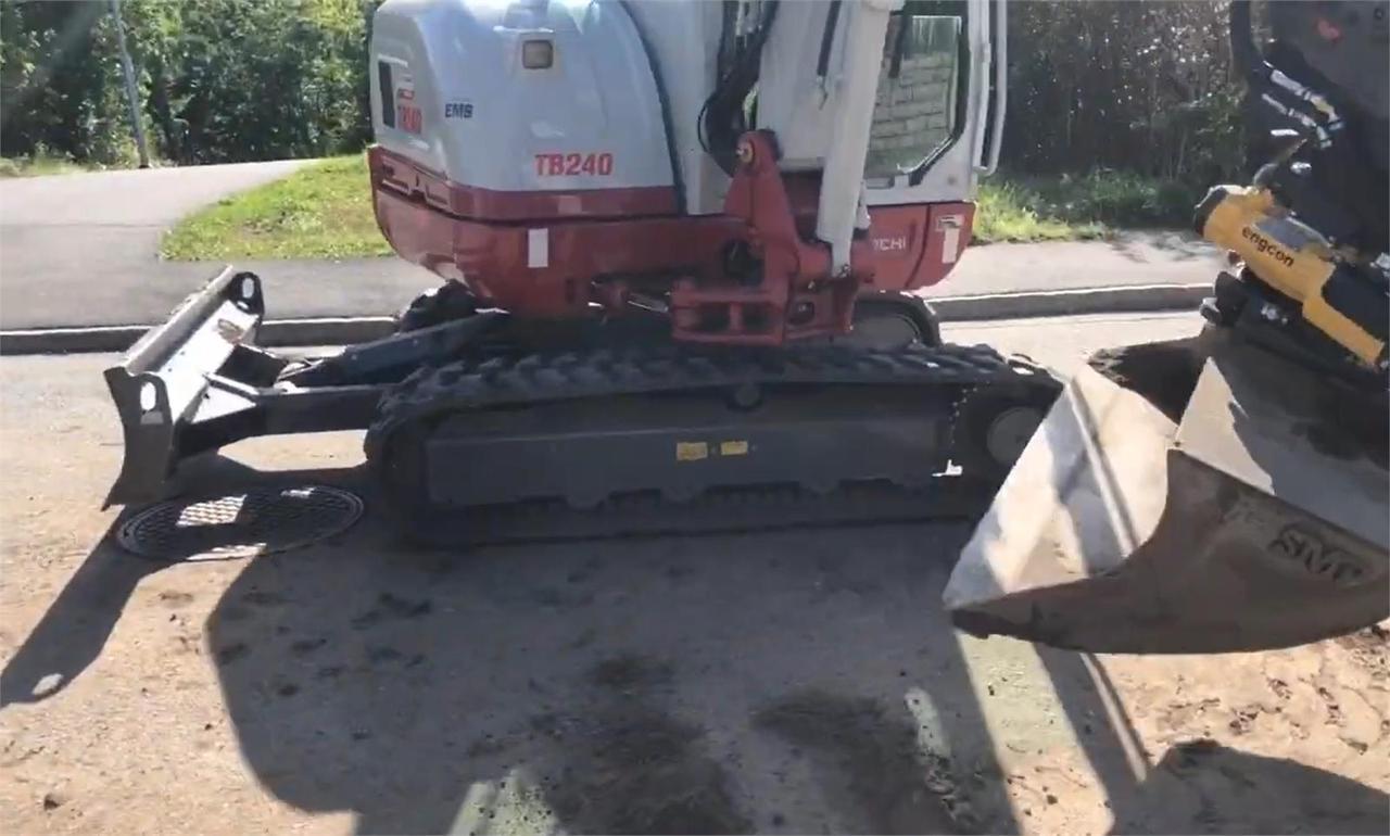 Takeuchi  TB240,