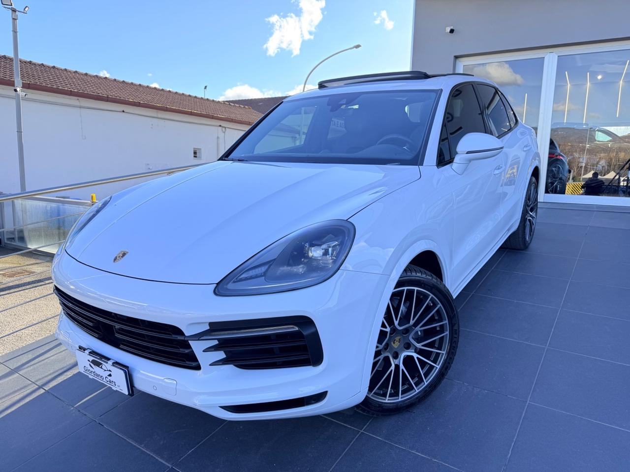 Porsche Cayenne 3.0 V6 white edition tetto apr