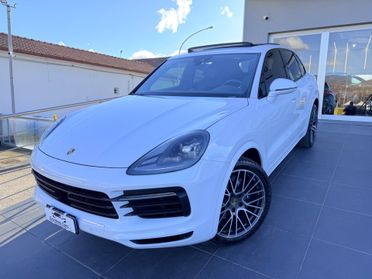 Porsche Cayenne 3.0 V6 white edition tetto apr