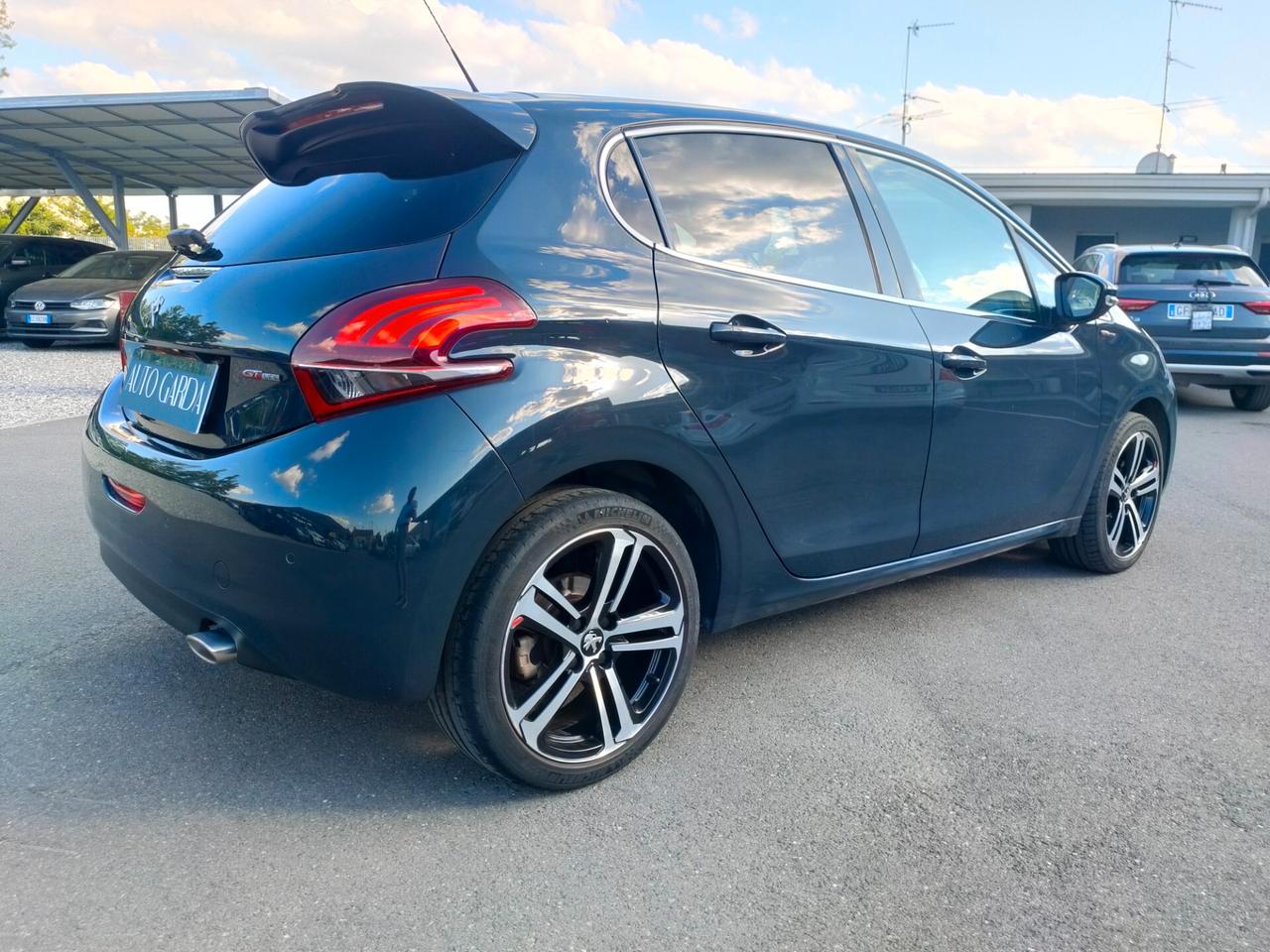 Peugeot 208 BlueHDi 120 S&S 5 porte GT Line NEOPATENTATI