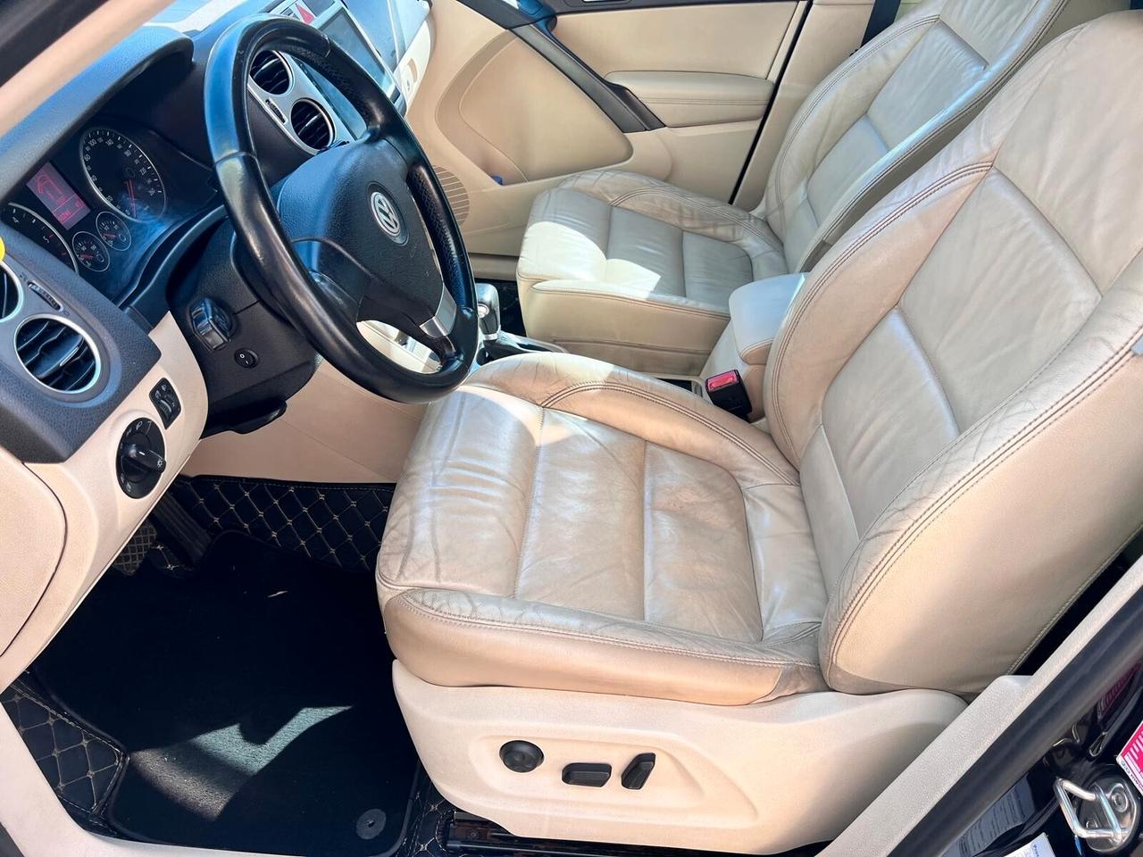Volkswagen Tiguan 2.0 16V TDI DPF tiptronic Sport & Style (18°)