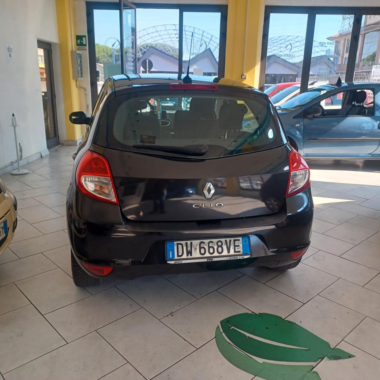 128.548KM CLIO 1.2 PERFETTA OK NEOPATENTATI