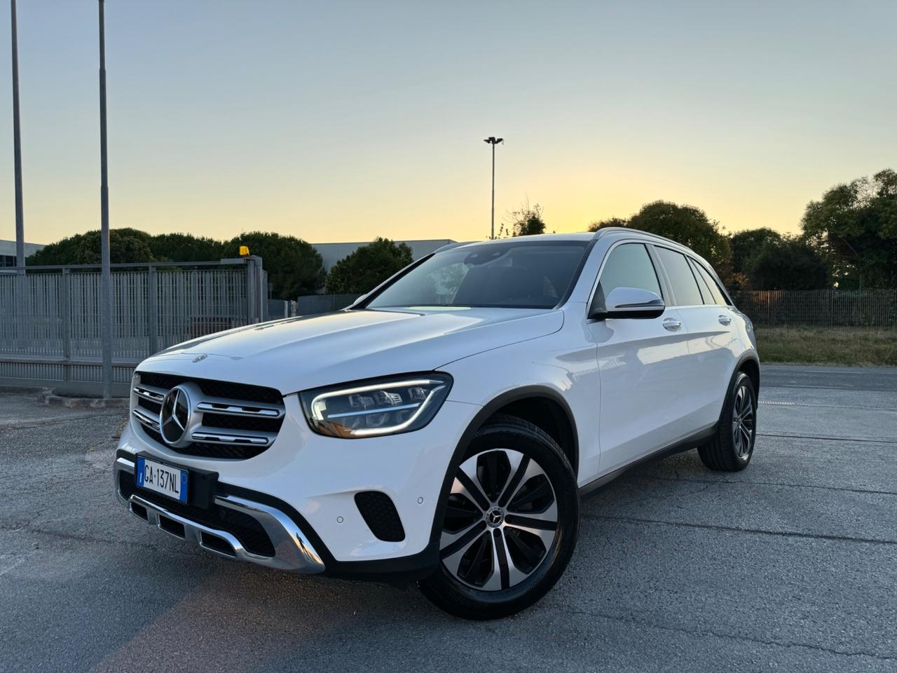 MERCEDES GLC 200D Sport 4Matic - Led Navi