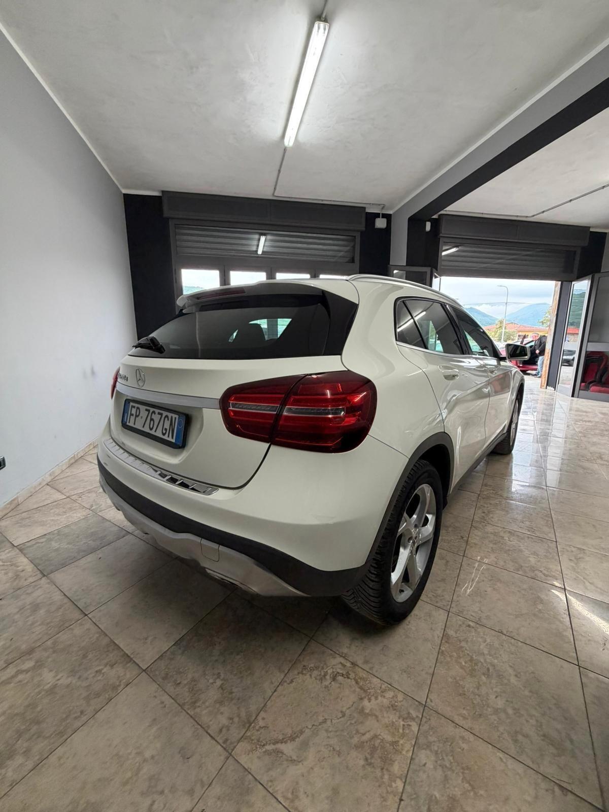 Mercedes-benz GLA 200 d Automatic Premium