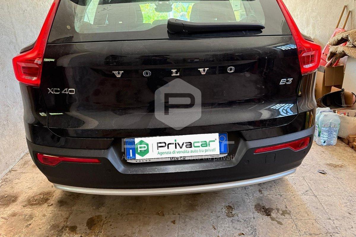 VOLVO XC40 B3 automatico Essential