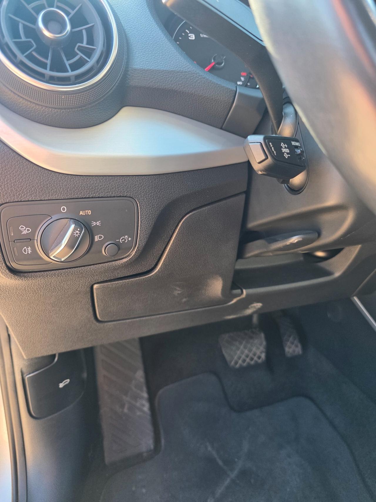 Audi Q2 30 TDI S tronic Business Design