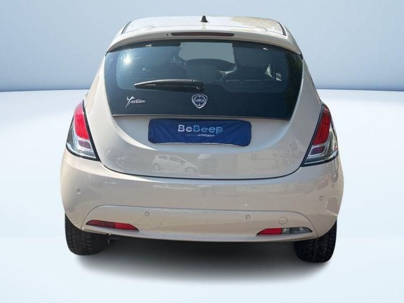 Lancia Ypsilon 1.2 GOLD 69CV MY16