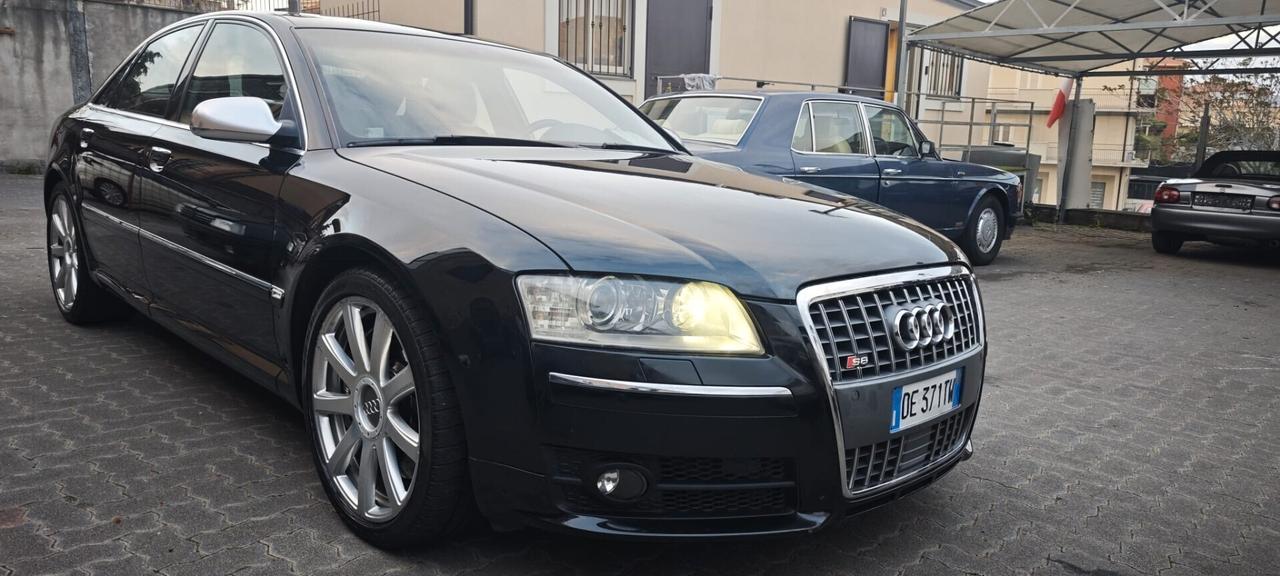 Audi A8 S8 5.2 V10 quattro tiptronic