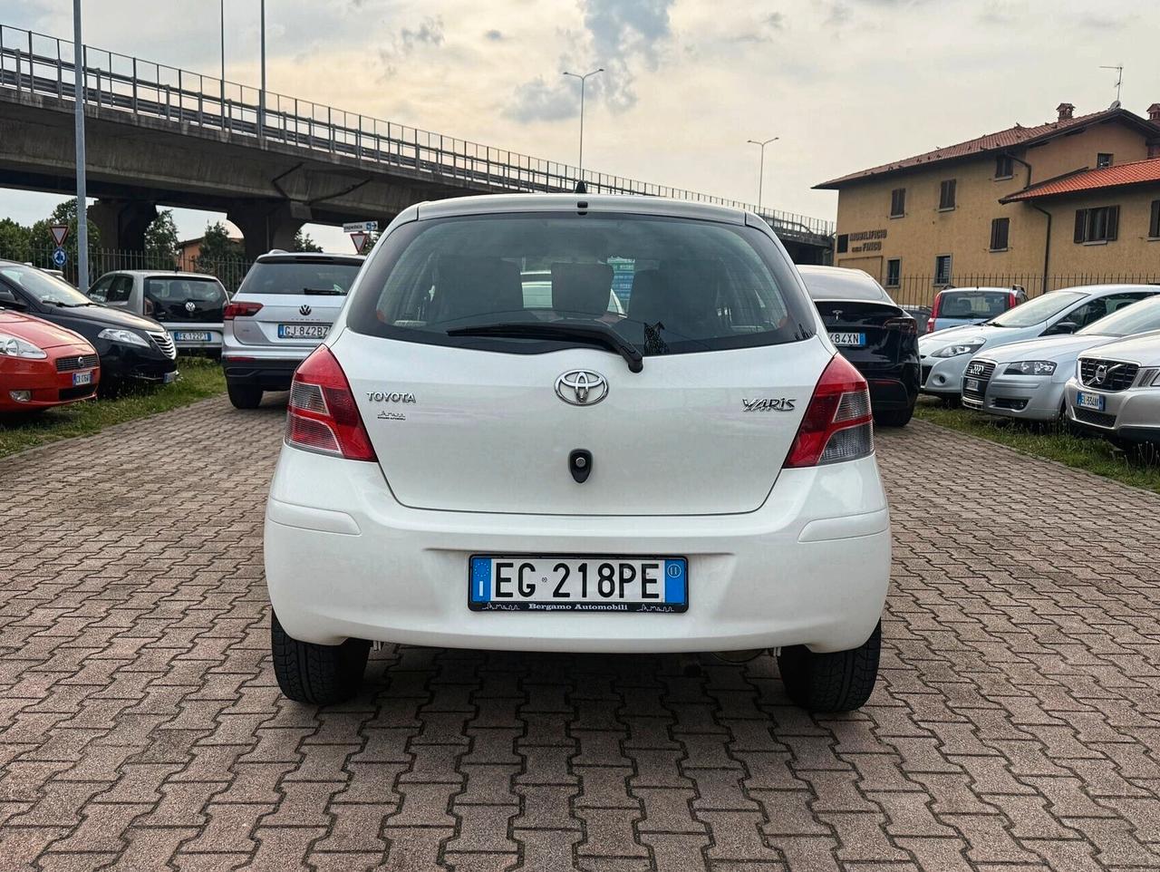 Toyota Yaris 1.3 5 porte Sol OK NEOPATENTATI