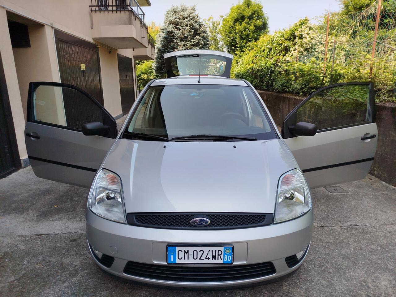 Ford Fiesta 1.2 BENZINA 75cv / 34.680km / Neopat.