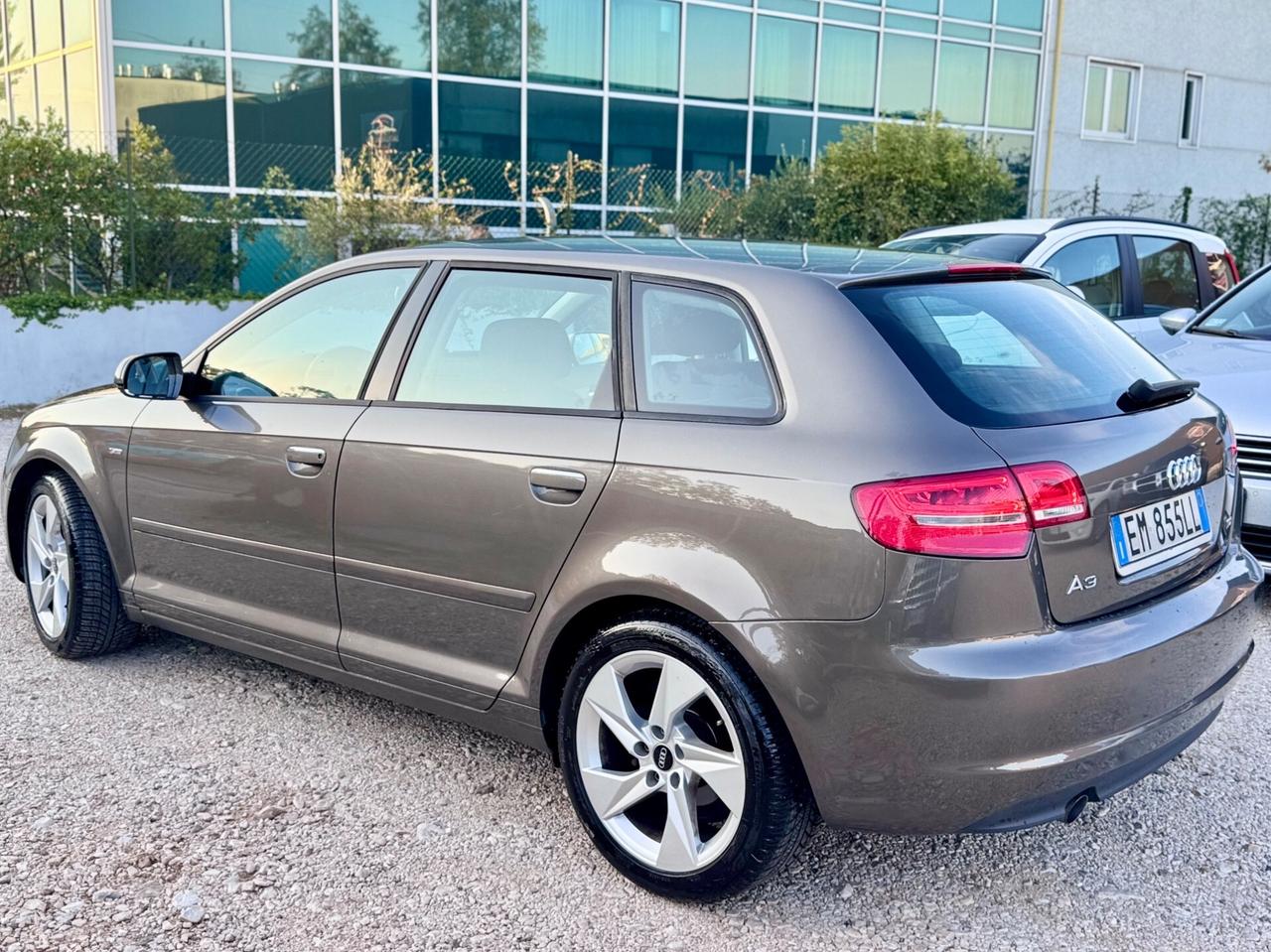 Audi A3 1.6 TDI 105CV S TRONIC NEOPATENTATI