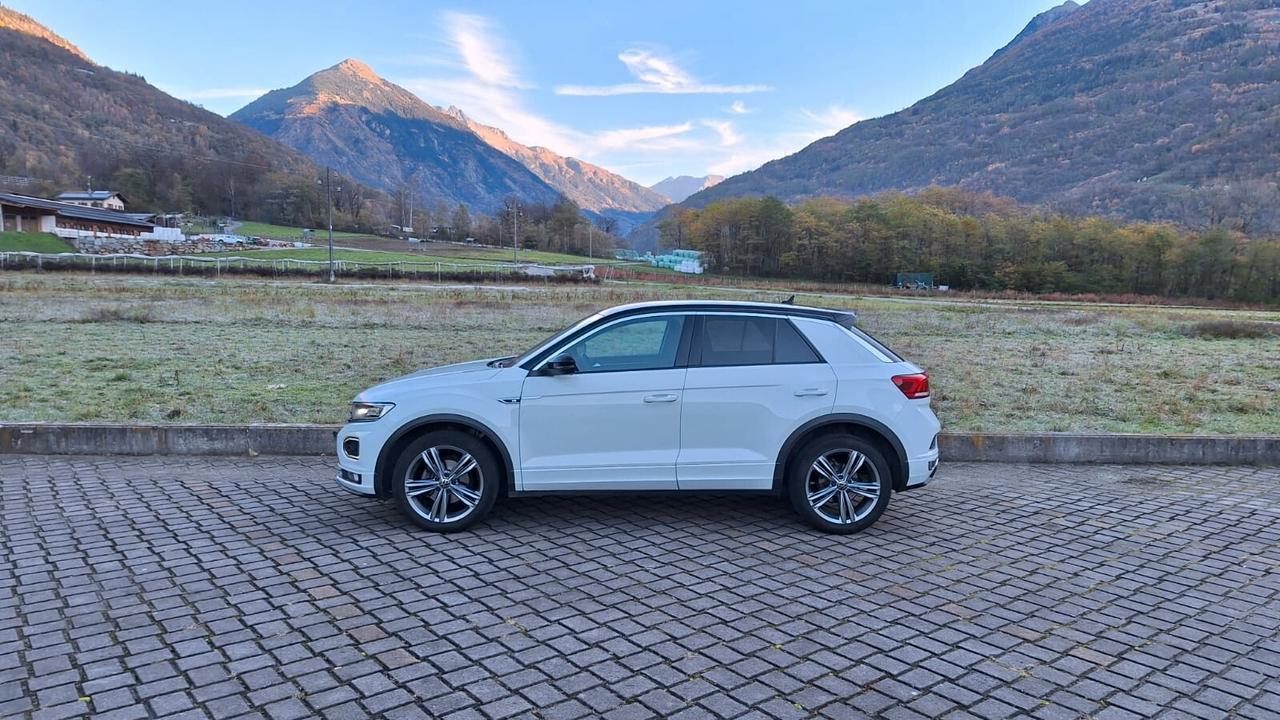 Volkswagen T-Roc 1.5 R-LINE Virtual Key-less 150cv