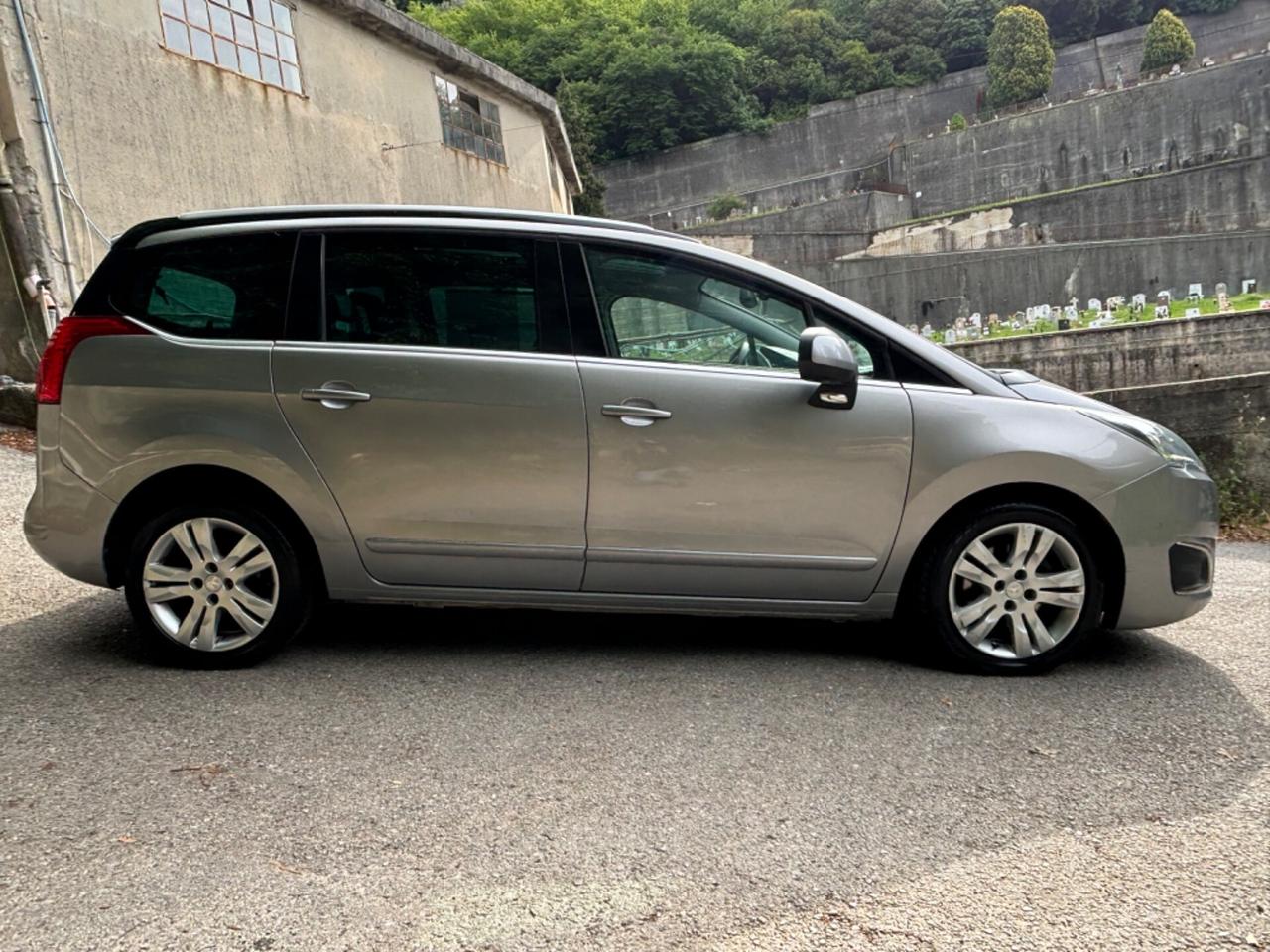 Peugeot 5008 2.0 HDi 150CV Active