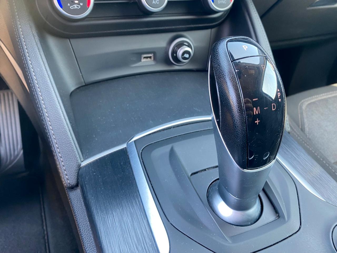Alfa Romeo Stelvio 2.2 Turbodiesel 190 CV AT8 RWD Business