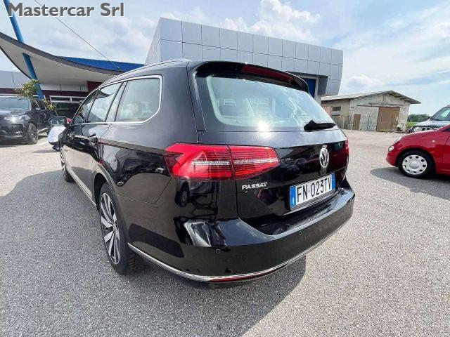 VOLKSWAGEN Passat Variant 2.0 tdi Highline Executive 150cv - FN023TV