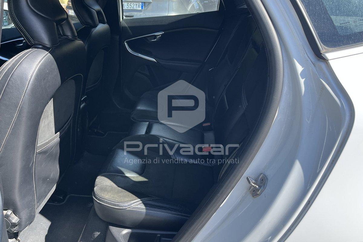 VOLVO V40 D2 R-design Kinetic