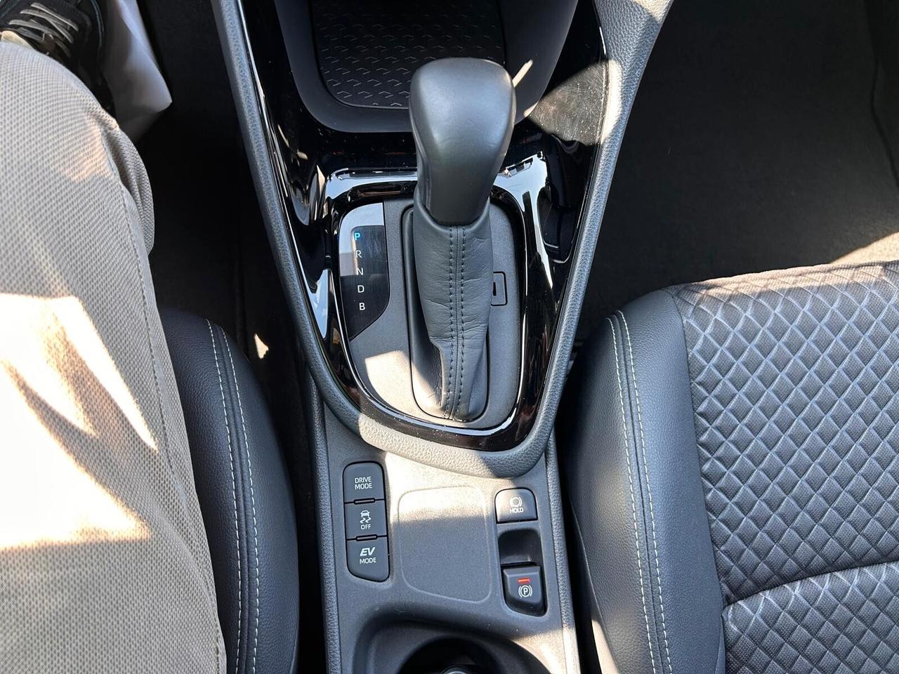 Toyota Yaris 1.5 Hybrid 5 porte Lounge