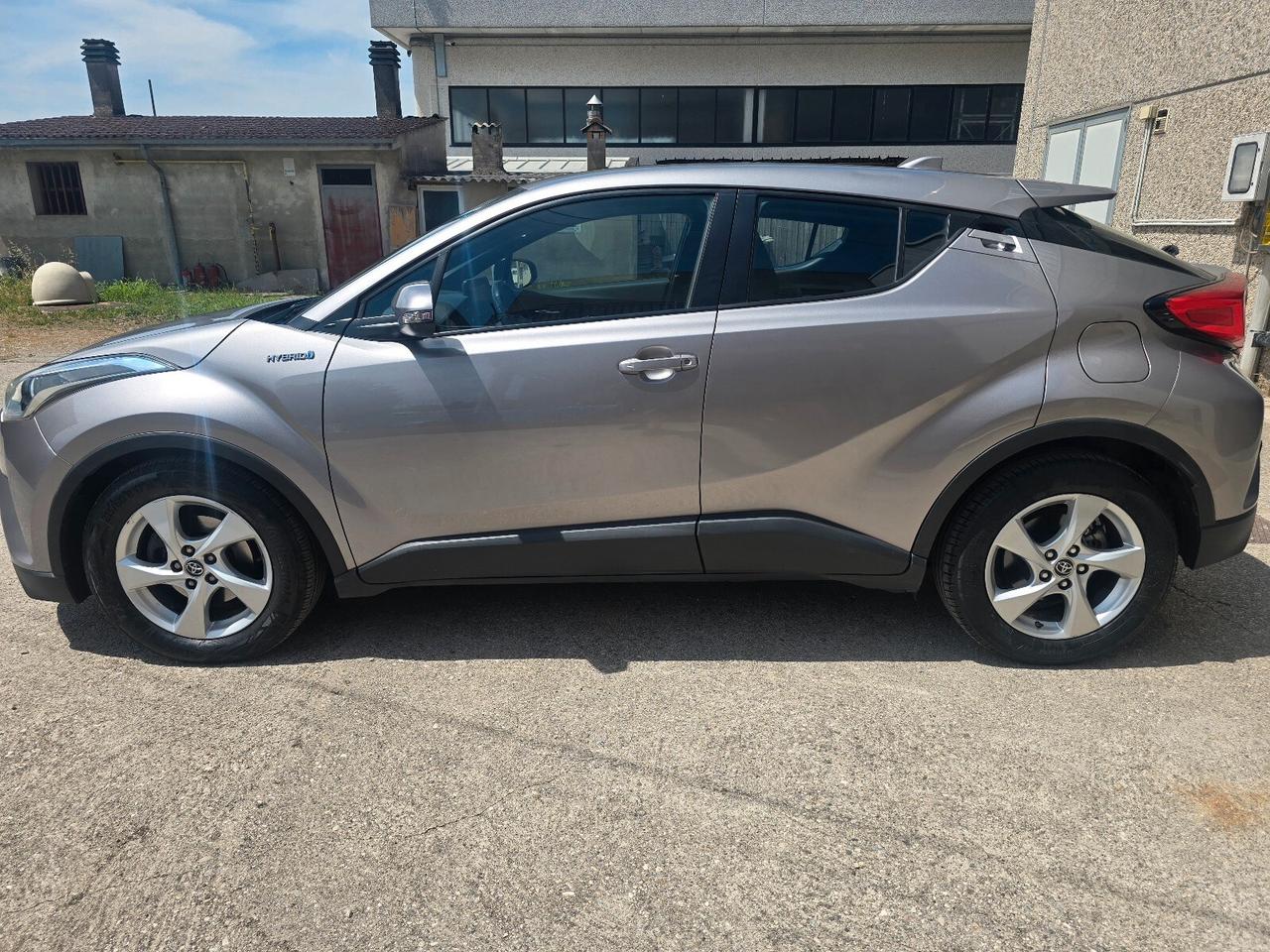 Toyota C-HR 1.8 Hybrid E-CVT Business