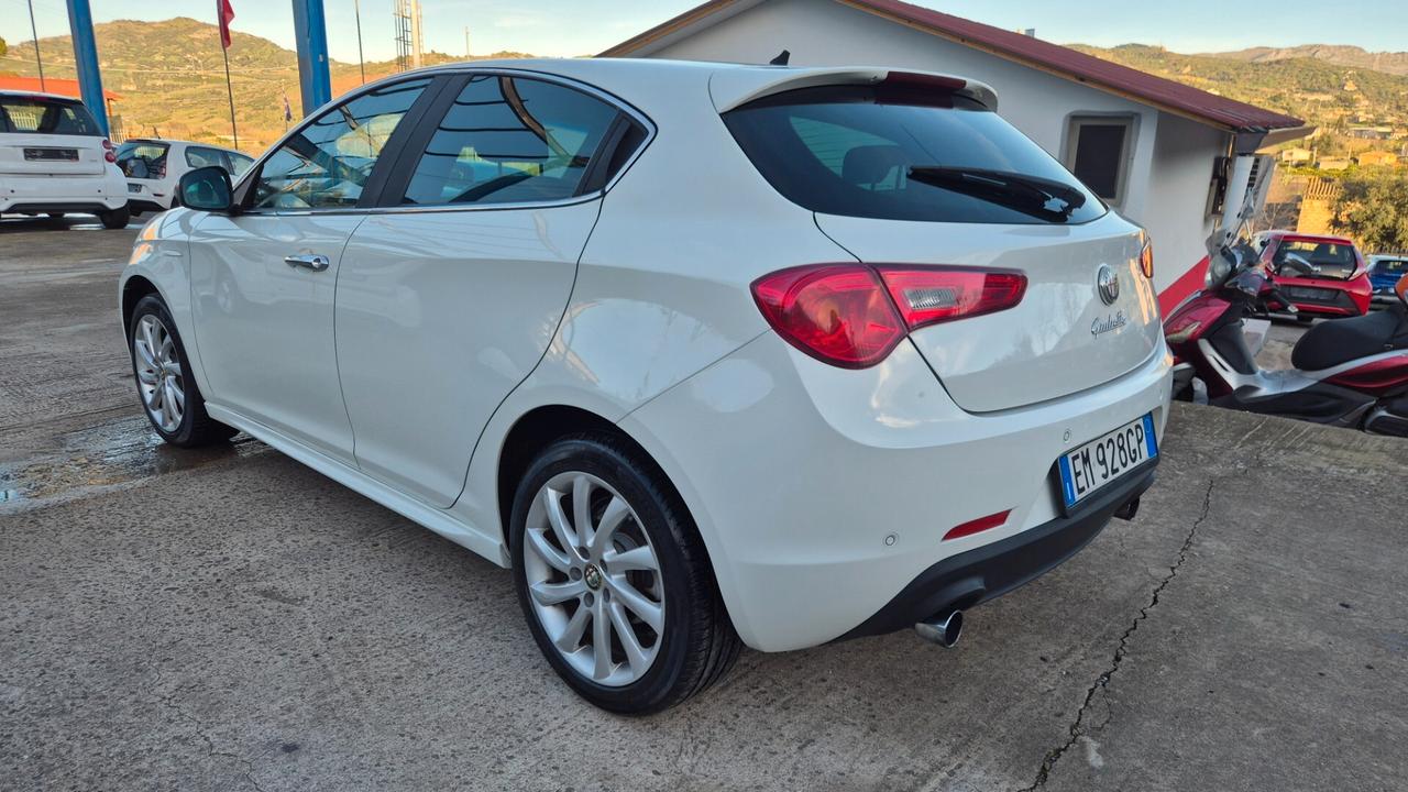 Alfa Romeo Giulietta 2.0 JTDm-2 140 CV Distinctive