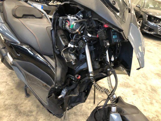 YAMAHA X-MAX 300 *VA IN MOTO*