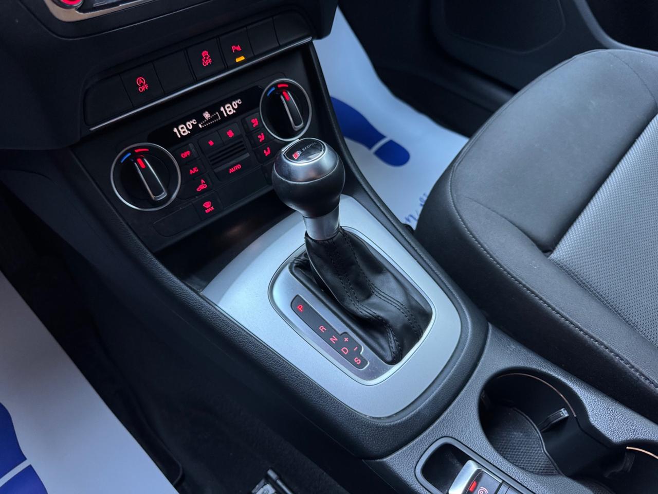 Audi Q3 2.0 TDI 120 CV Business Sport