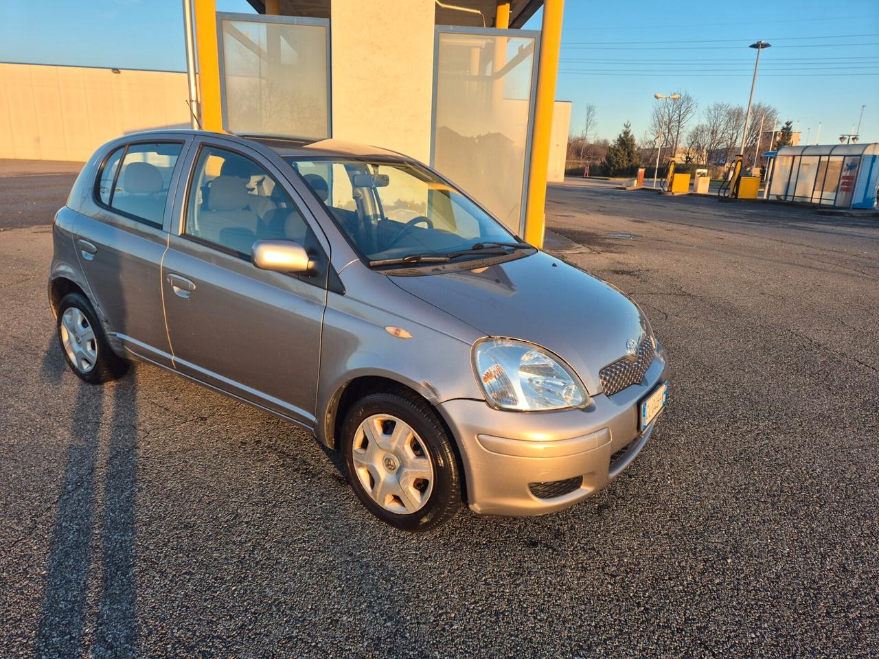 Toyota Yaris 1.0i 16V cat 5 porte Sol Neopatentato