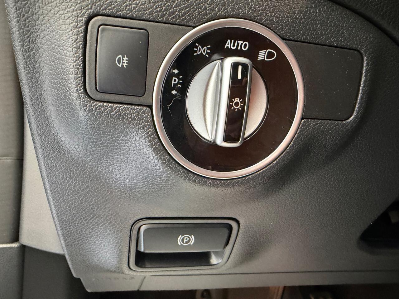 Mercedes-benz CLA 200d Auto Premium amg shooting brake