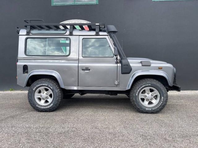 Land Rover Defender Defender 90 2.4 td 6 posti