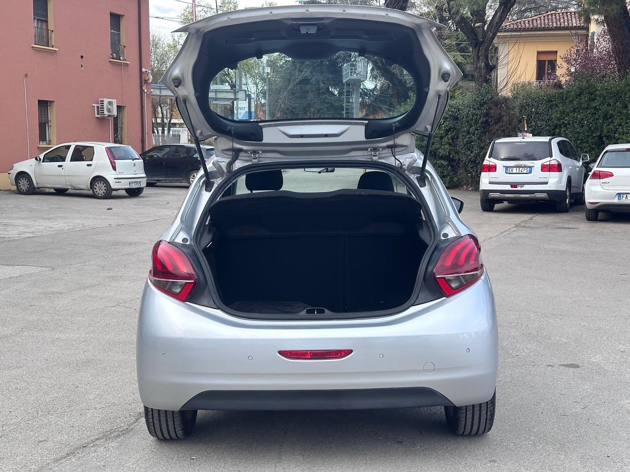 Peugeot 208 PureTech 82 5 porte Allure solo 103 mila km