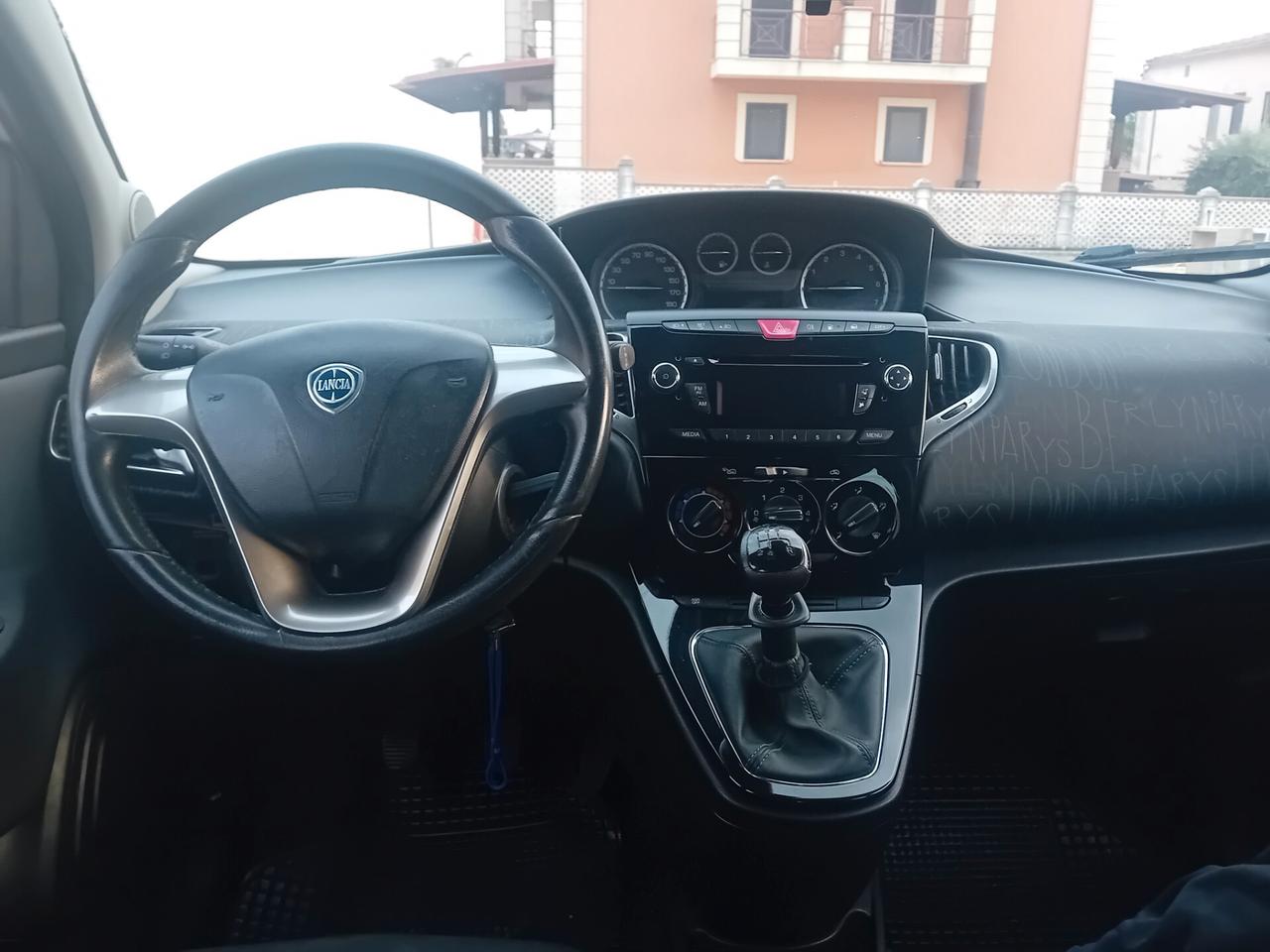 Lancia Ypsilon 0.9 TwinAir 85 CV 5 porte Metano Ecochic Elefantino