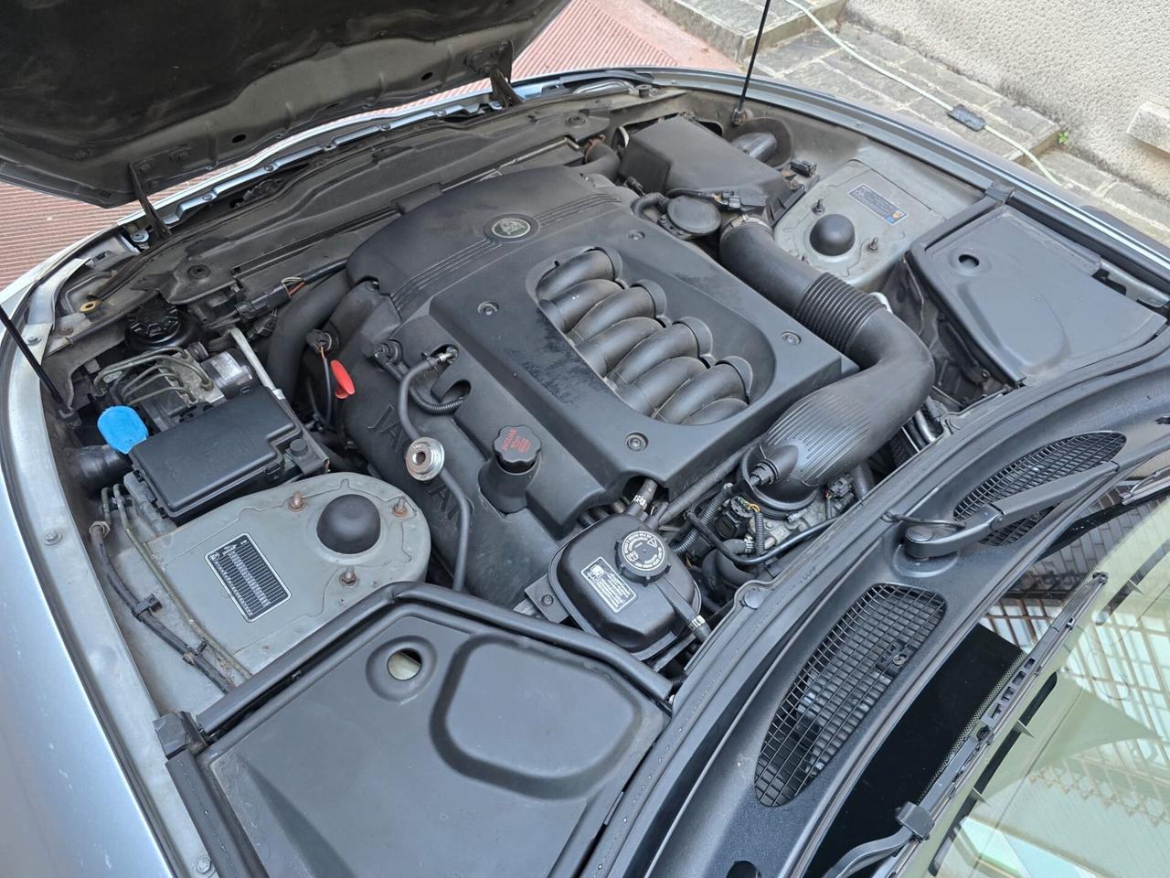 Jaguar XK XK8 4.2 V8 Coupé - Tutti tagliandi Ufficiali Garanzia totale 12 mesi