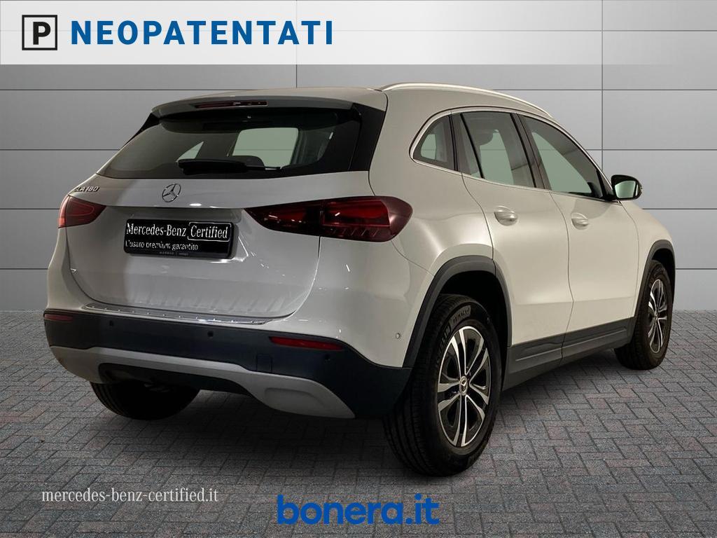 Mercedes GLA 180 180 Progressive Advanced Plus 7G-DCT