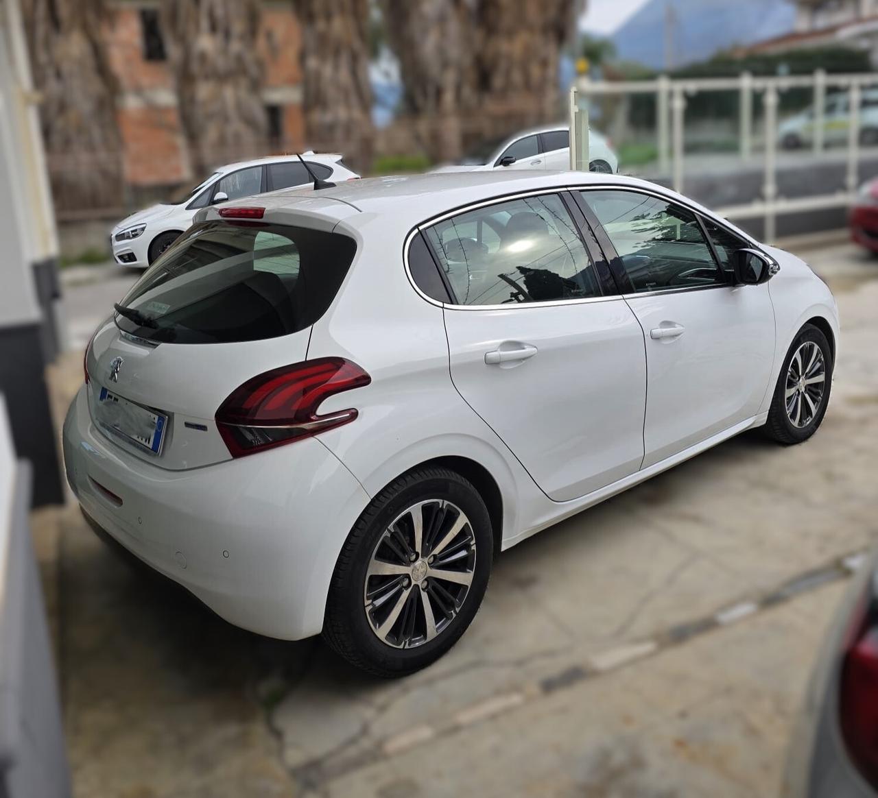 Peugeot 208 BlueHDi 100 5 porte GT Line
