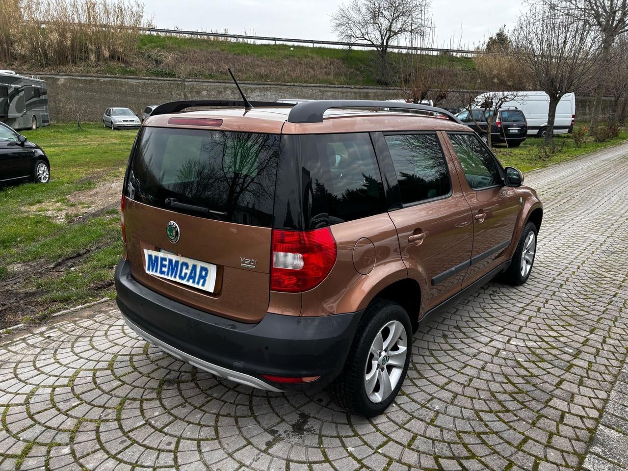Skoda Yeti 1.6 TDI CR 105CV Ambition GreenLine IDONEA PER NEOPATENTATI BELLISSIMO PERMUTABILE