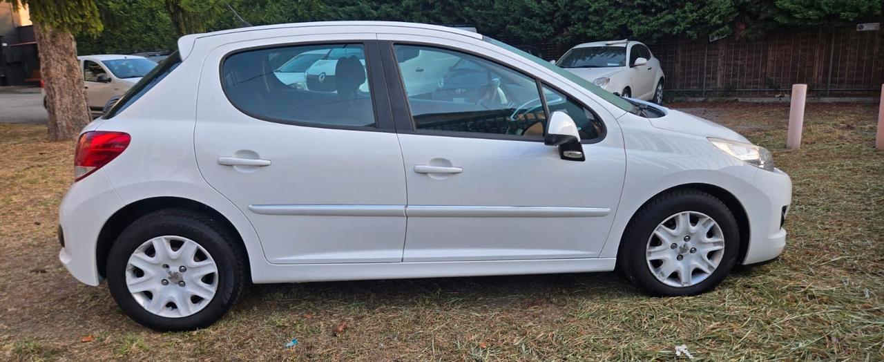 Peugeot 207 Plus 1.4 8V 75CV 5p. ECO GPL