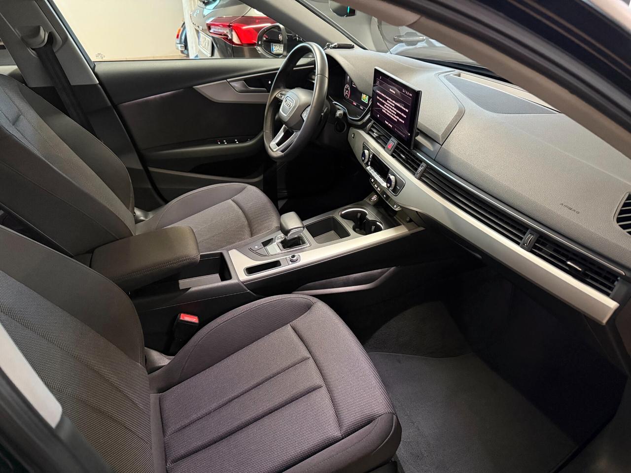 Audi A4 Avant 30 TDI/136 CV S tronic line edition