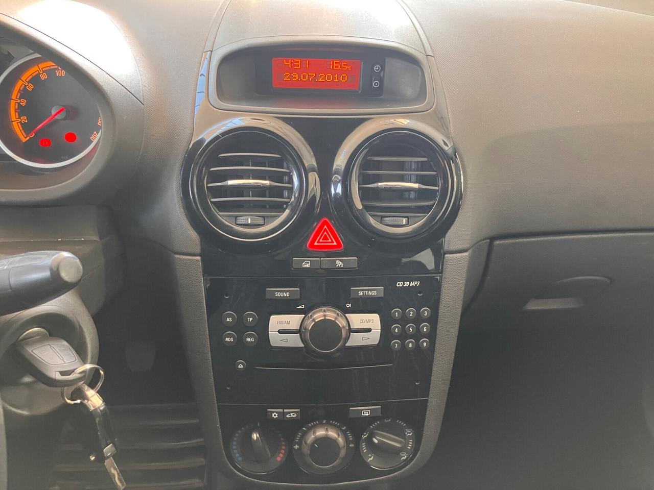 Opel Corsa 1.2 5 porte Cosmo NEOPATENTATI