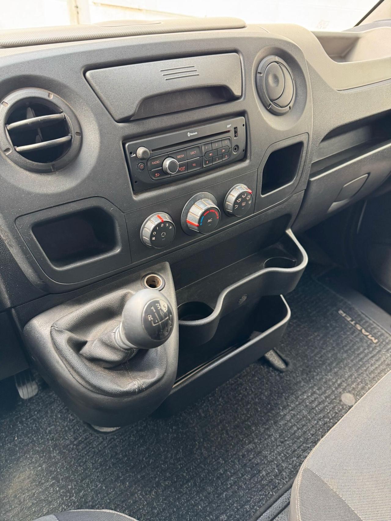 Renault Master T35 2.3 dCi/125 PL-DC Cabinato E5