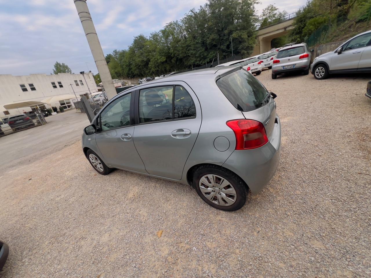 Toyota Yaris 1.0 5 porte