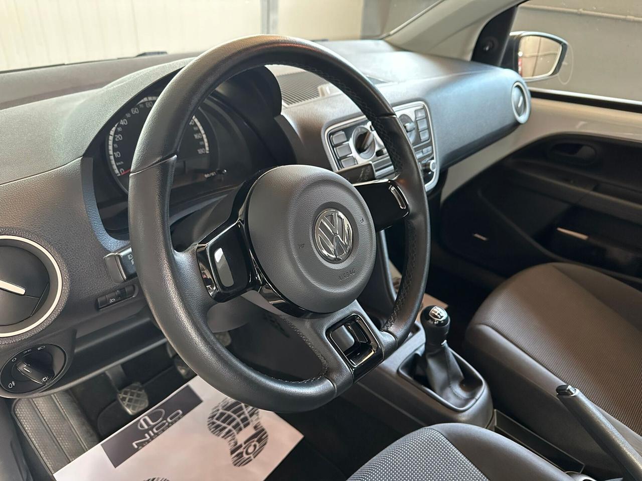 Volkswagen up! 1.0 5p. R-line