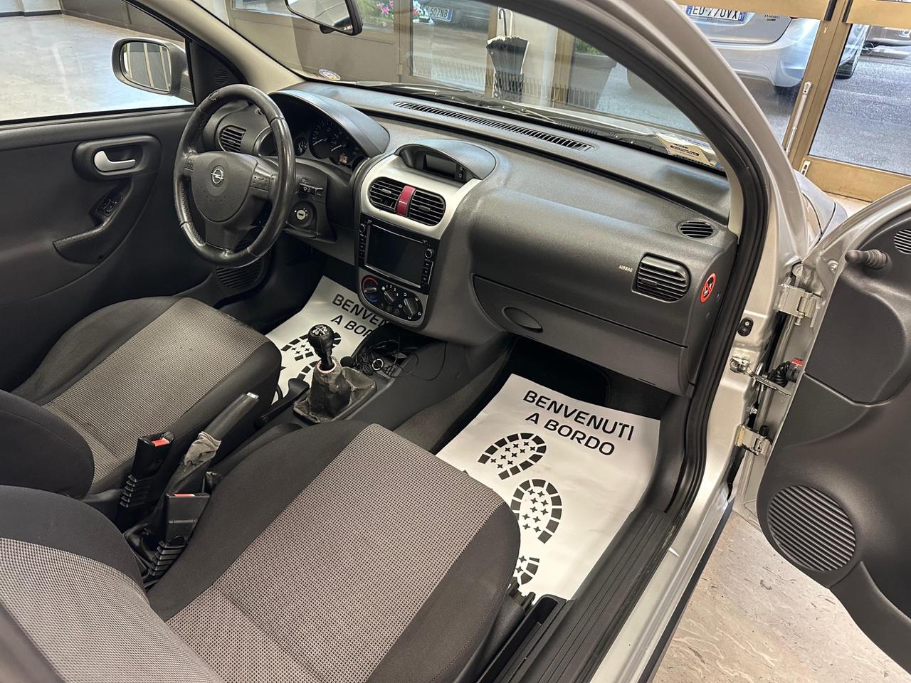 Opel Corsa 1.2i 16V cat 3 porte Sport