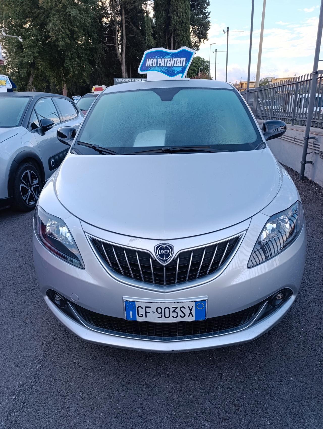 Lancia Ypsilon 1.0 FireFly 5 porte S&S Hybrid Ecochic Silver